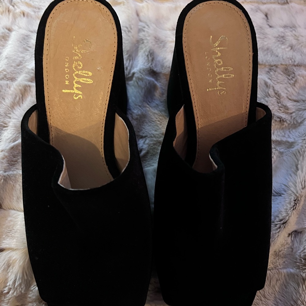 Shelly’s London Mules - Picture 4 of 4